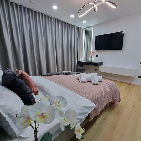 Casa Chiper - Apartament Etaj 1 Braşov Exteriör bild