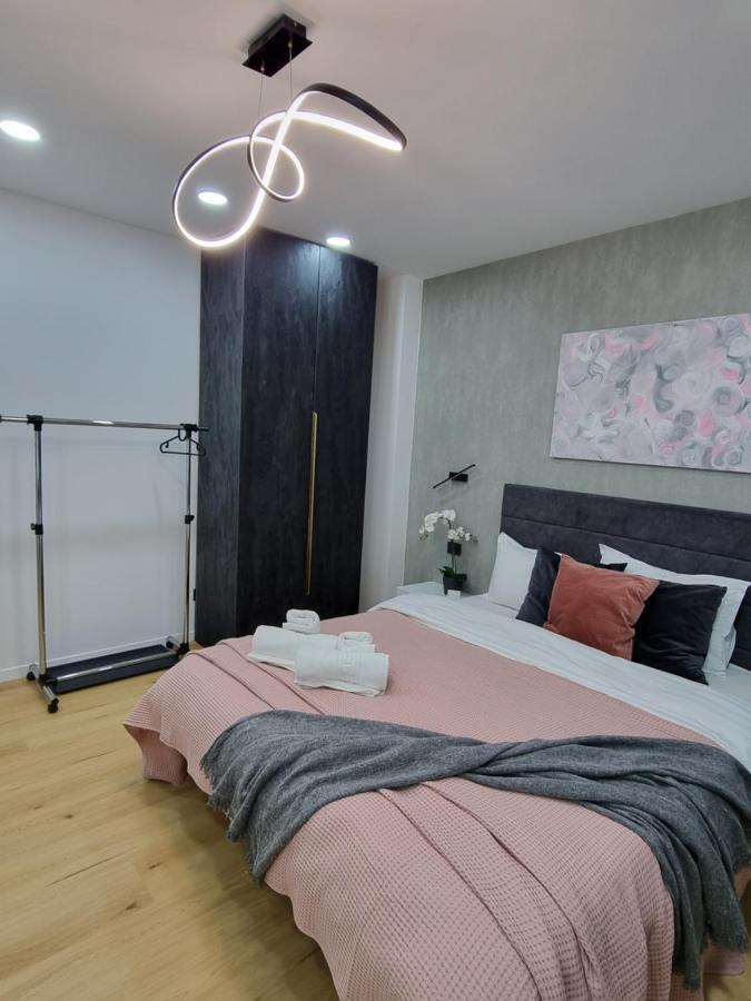Casa Chiper - Apartament Etaj 1 Braşov Exteriör bild