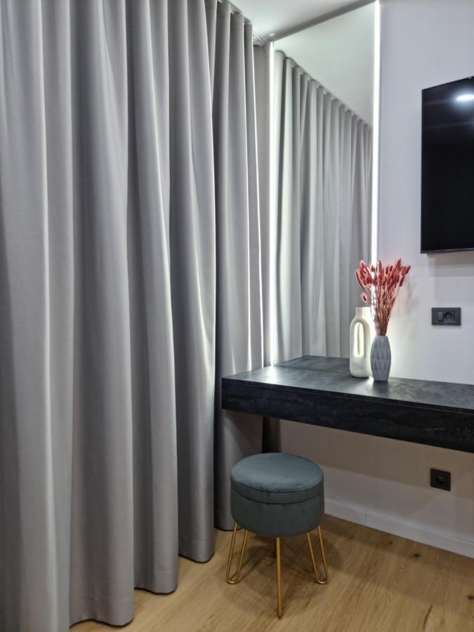 Casa Chiper - Apartament Etaj 1 Braşov Exteriör bild