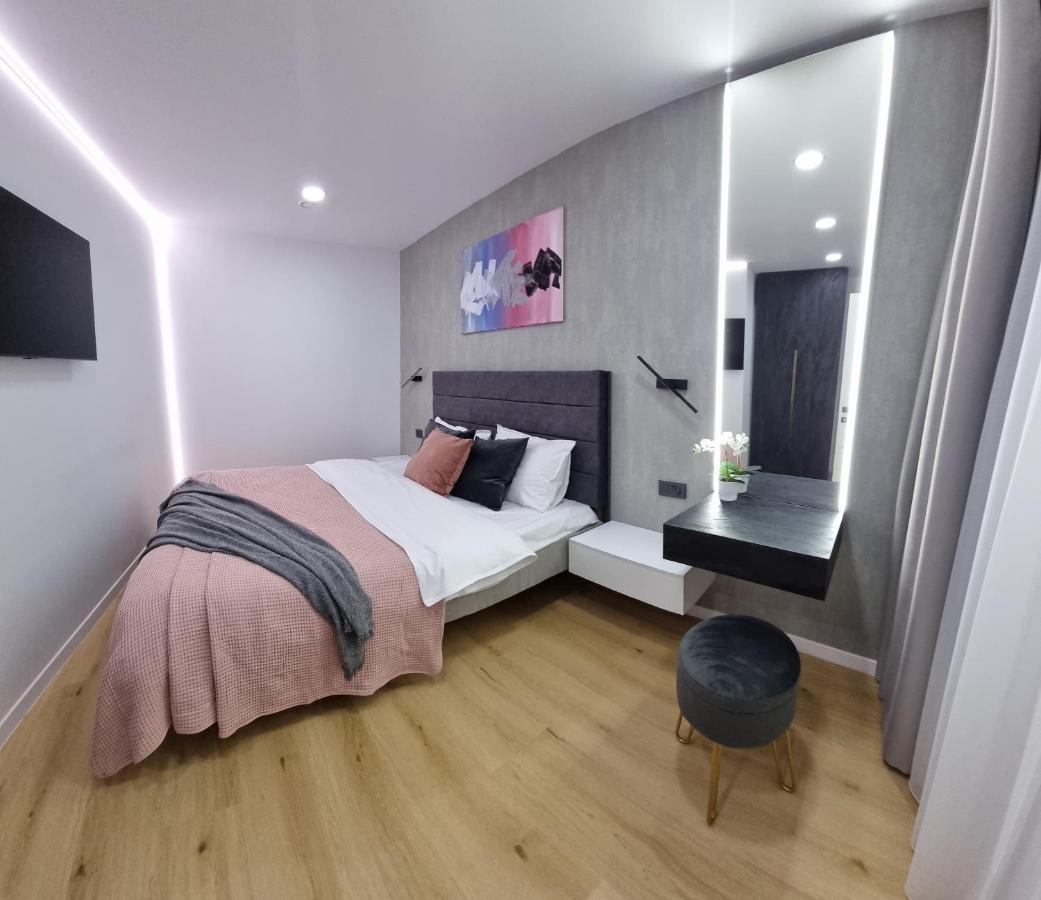 Casa Chiper - Apartament Etaj 1 Braşov Exteriör bild