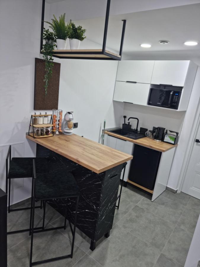 Casa Chiper - Apartament Etaj 1 Braşov Exteriör bild