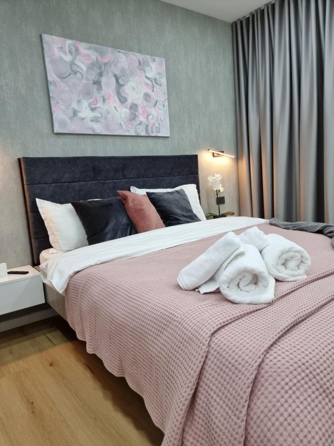 Casa Chiper - Apartament Etaj 1 Braşov Exteriör bild