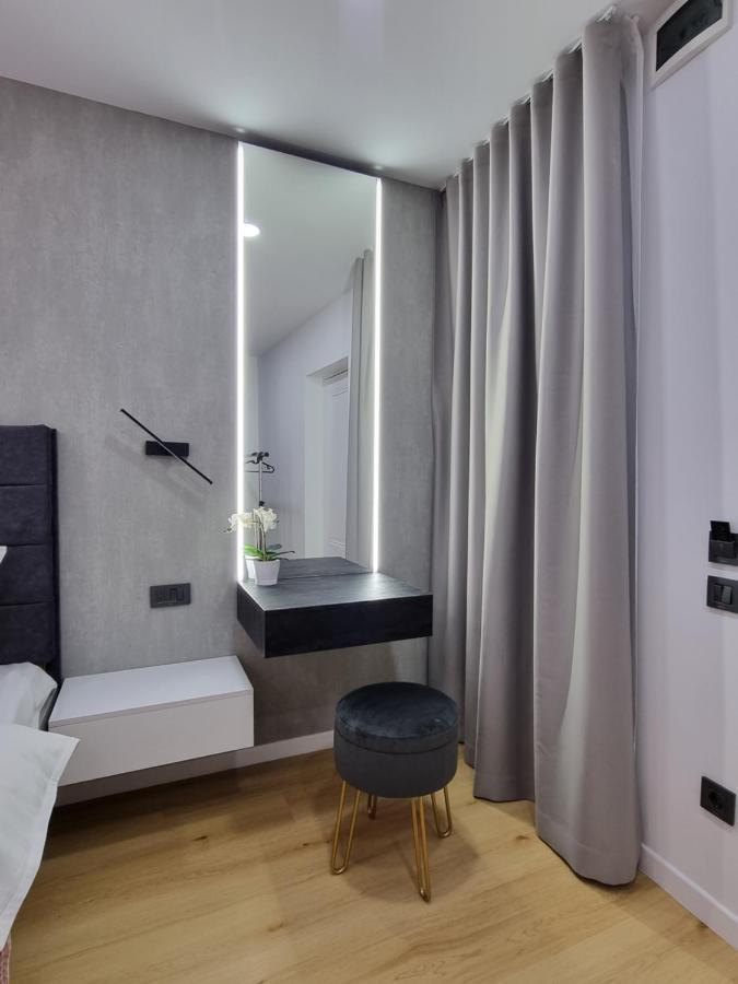 Casa Chiper - Apartament Etaj 1 Braşov Exteriör bild