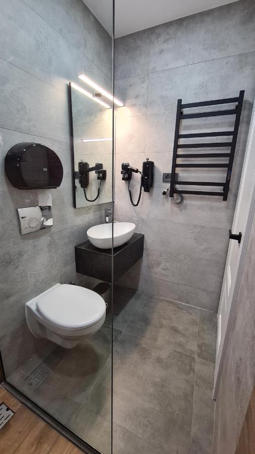Casa Chiper - Apartament Etaj 1 Braşov Exteriör bild