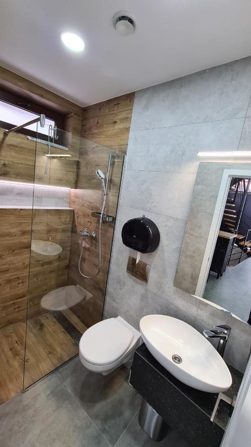 Casa Chiper - Apartament Etaj 1 Braşov Exteriör bild
